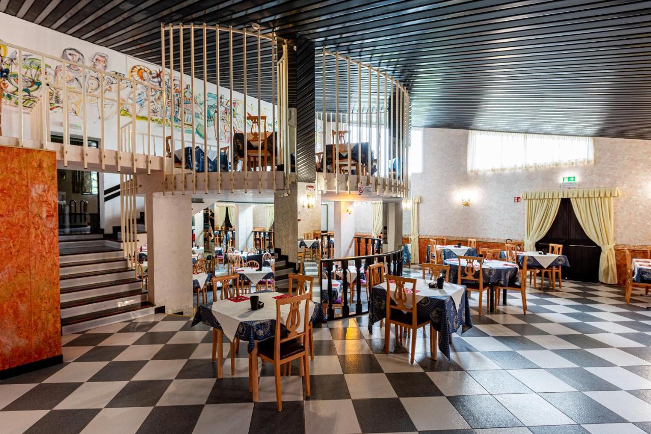 Hotel Villa Strassoldo "Ex Attianese Hotel Restaurant" 茨维纳诺德尔弗瑞 外观 照片