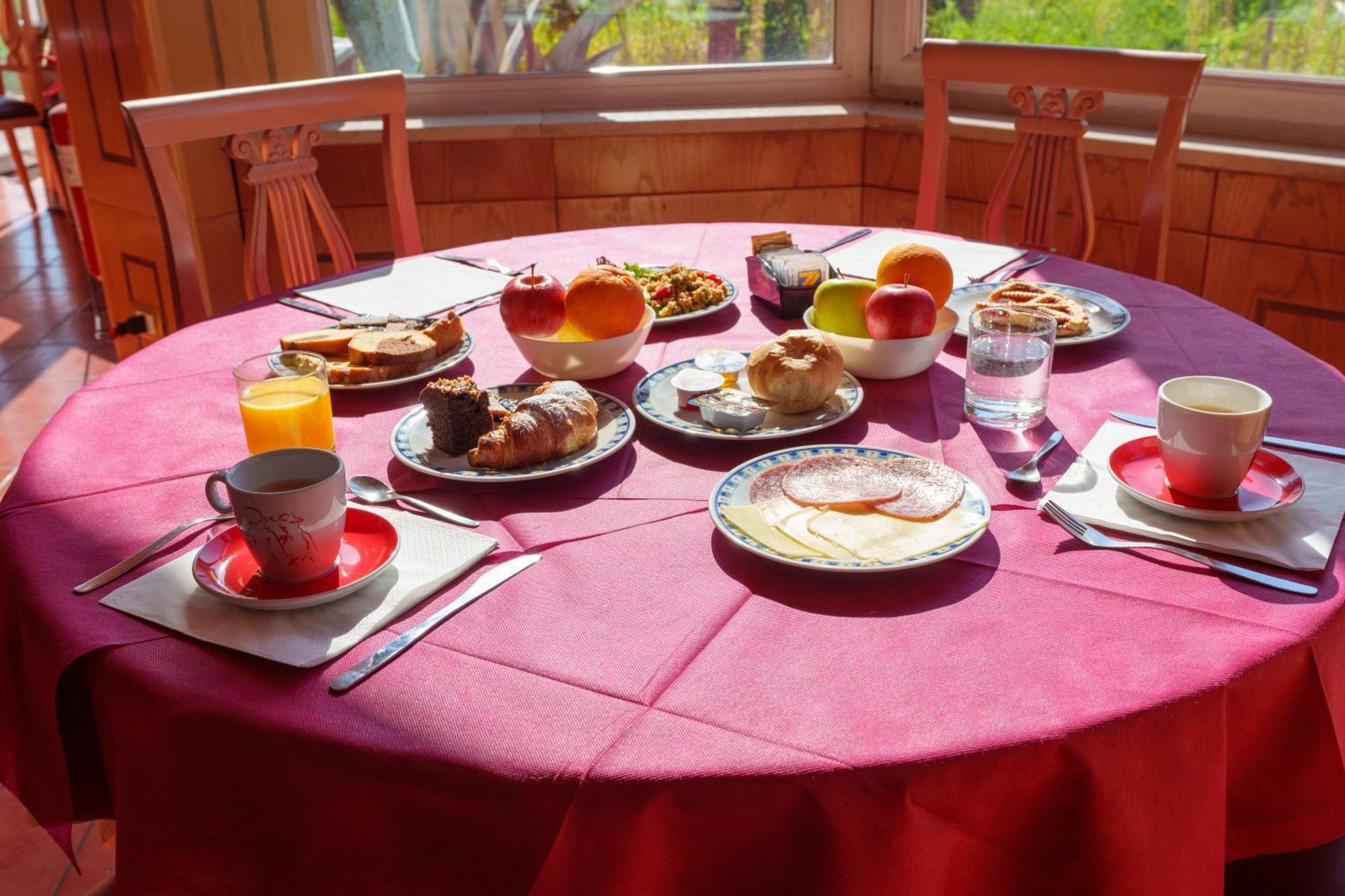 Hotel Villa Strassoldo "Ex Attianese Hotel Restaurant" 茨维纳诺德尔弗瑞 外观 照片