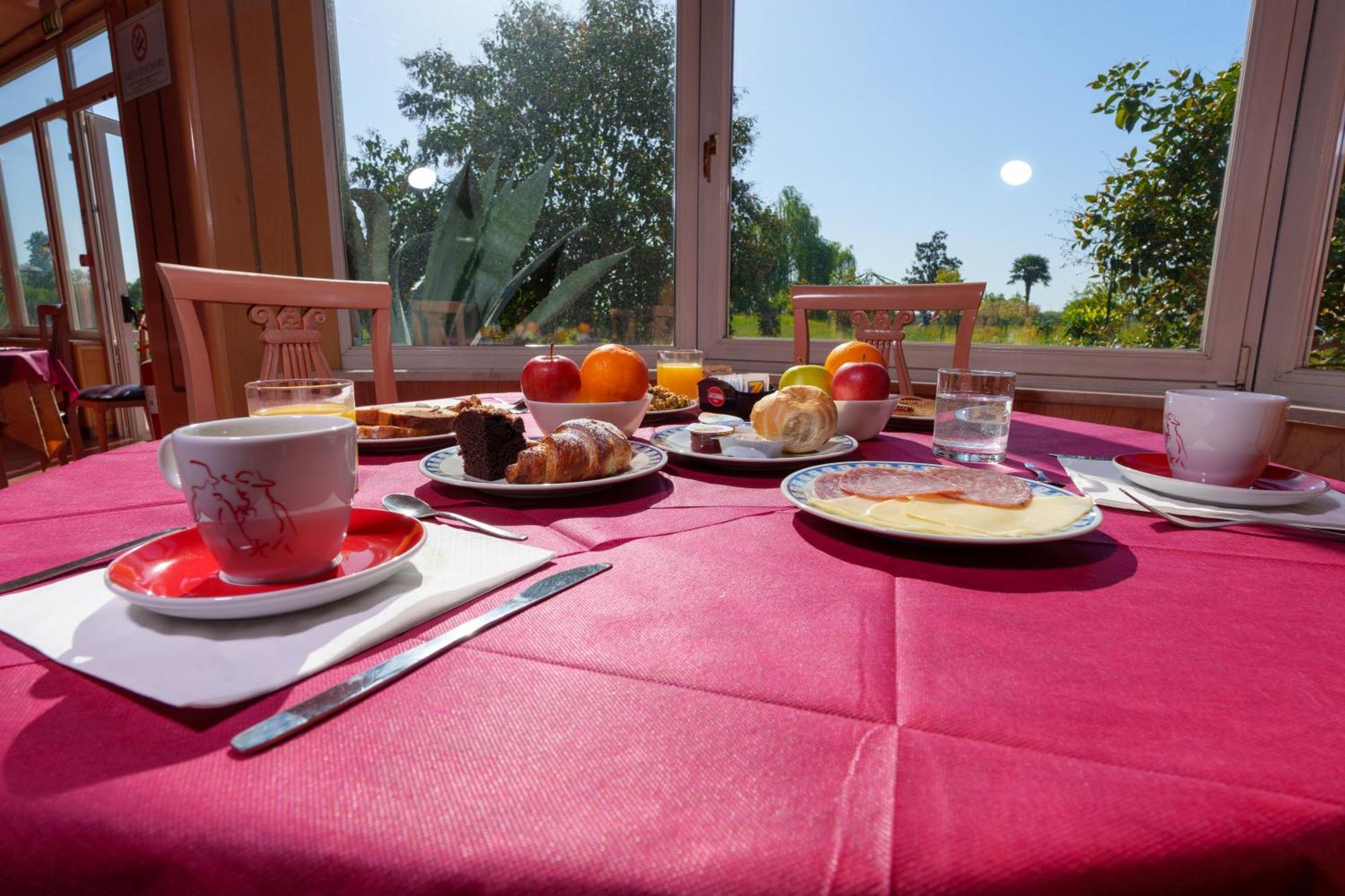 Hotel Villa Strassoldo "Ex Attianese Hotel Restaurant" 茨维纳诺德尔弗瑞 外观 照片