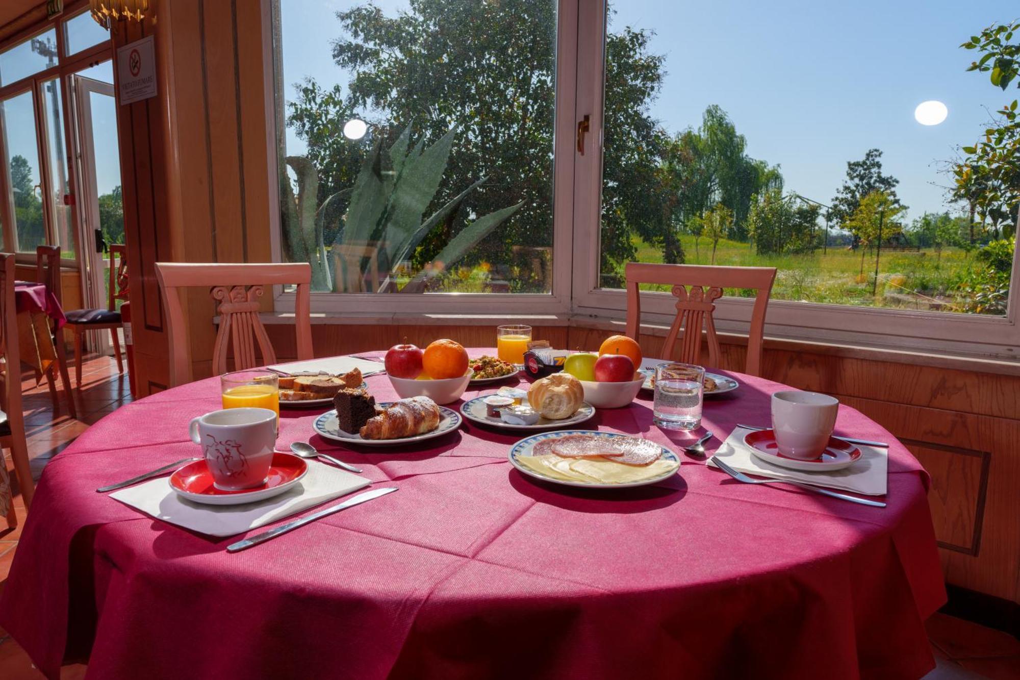 Hotel Villa Strassoldo "Ex Attianese Hotel Restaurant" 茨维纳诺德尔弗瑞 外观 照片